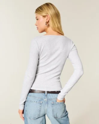 Langærmet bluse med rund halsudskæring