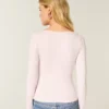 Langærmet, sømløs baby-T-shirt med firkantet halsudskæring