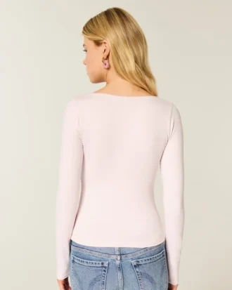 Langærmet, sømløs baby-T-shirt med firkantet halsudskæring