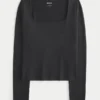 Langærmet, sømløs baby-T-shirt med firkantet halsudskæring