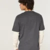 Langærmet T-shirt med logo-grafik i lag Langærmet T-shirt med logo-grafik i lag