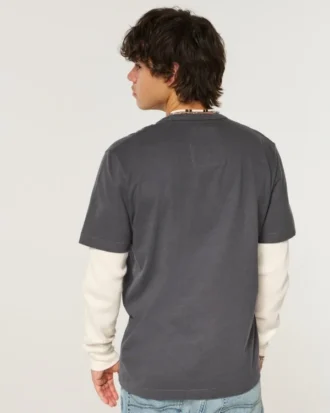 Langærmet T-shirt med logo-grafik i lag