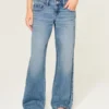 Lavtaljede baggy jeans i medium vask Lavtaljede baggy jeans i medium vask