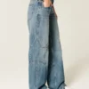 Lavtaljede baggy jeans i medium vask med stjernemønster Lavtaljede baggy jeans i medium vask med stjernemønster