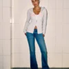 Lavtaljede bootcut-jeans i medium vask
