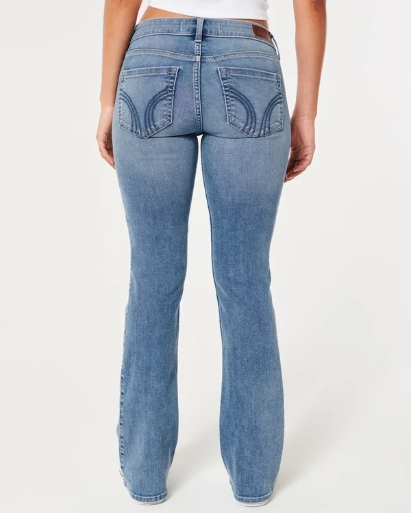 Lavtaljede bootcut-jeans i medium vask Lavtaljede bootcut-jeans i medium vask