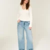 Lavtaljede, lysvaskede baggy jeans med kædebroderi Lavtaljede, lysvaskede baggy jeans med kædebroderi