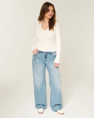 Lavtaljede, lysvaskede baggy jeans med kædebroderi