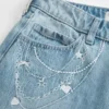 Lavtaljede, lysvaskede baggy jeans med kædebroderi Lavtaljede, lysvaskede baggy jeans med kædebroderi
