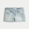 Lavtaljede, lysvaskede denimshorts Lavtaljede, lysvaskede denimshorts