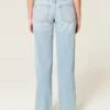 Lavtaljede, lysvaskede, løse jeans med rips Lavtaljede, lysvaskede, løse jeans med rips