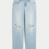 Lavtaljede, lysvaskede, løse jeans med rips Lavtaljede, lysvaskede, løse jeans med rips