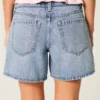Lavtaljede, mediumvaskede, foldede, baggy denimshorts 5″ Lavtaljede, mediumvaskede, foldede, baggy denimshorts 5″