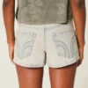 Lavtaljede mini-shorts i lys vask