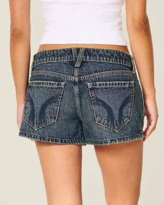 Lavtaljede mini-shorts i mørk vask