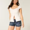 Lavtaljede, mørkvaskede, broderede denimshorts Lavtaljede, mørkvaskede, broderede denimshorts