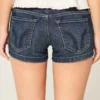 Lavtaljede, mørkvaskede, broderede denimshorts Lavtaljede, mørkvaskede, broderede denimshorts