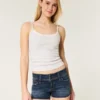 Lavtaljede mørkvaskede denimshorts Lavtaljede mørkvaskede denimshorts