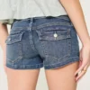 Lavtaljede shorts i mediumvasket denim Lavtaljede shorts i mediumvasket denim