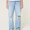 Lavtaljede, slidte, lyse, afslappede, lige jeans Lavtaljede, slidte, lyse, afslappede, lige jeans