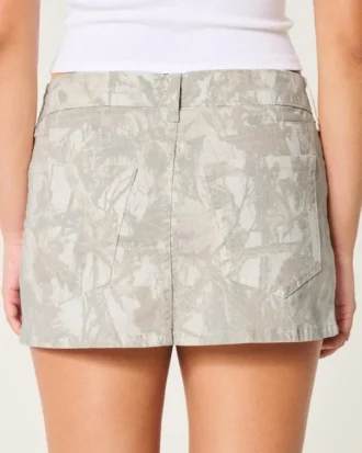 Lavtaljet mini-skort i camouflagetwill