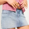 Lavtaljet mini-skort i denim med stjernebroderi Lavtaljet mini-skort i denim med stjernebroderi