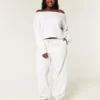 Let dobbelt off-shoulder sweatshirt Let dobbelt off-shoulder sweatshirt