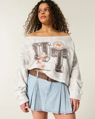 Let dobbelt off-shoulder sweatshirt med University of Texas-grafik