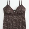 Let satin-camisole med blondekant Let satin-camisole med blondekant