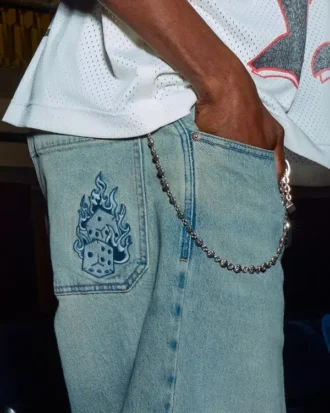 Letvaskede broderede terningeskaterbaggyjeans