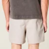 Linnedblandede shorts til midt på låret Linnedblandede shorts til midt på låret