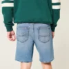 Løse denimshorts over knæet Løse denimshorts over knæet
