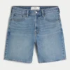 Løse denimshorts over knæet Løse denimshorts over knæet