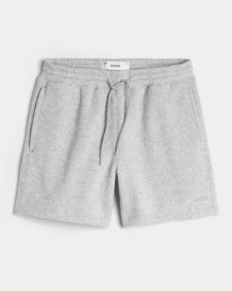 Løse fleece-shorts til midt på låret