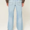 Lysvaskede, afslappede bootcut-jeans Lysvaskede, afslappede bootcut-jeans