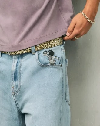 Lysvasket astronaut-grafik Superbaggy jeans