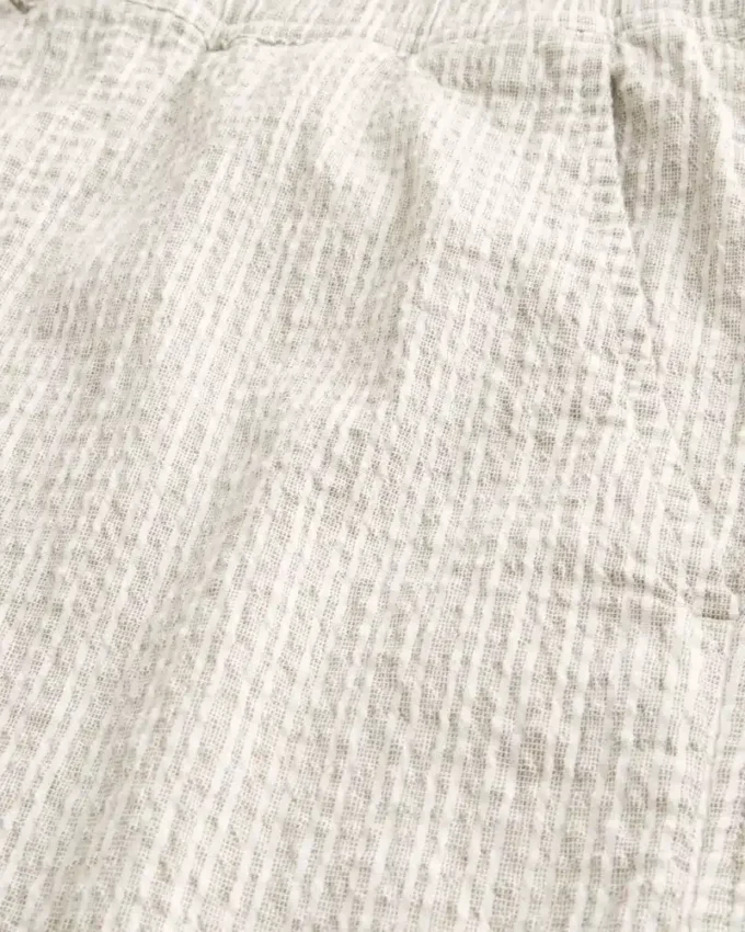 Midt-lår-linnedblandede seersucker-shorts Midt-lår-linnedblandede seersucker-shorts