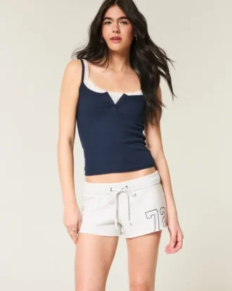 Mini-fleece-shorts med grafisk nummer
