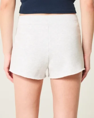 Mini-fleece-shorts med grafisk nummer