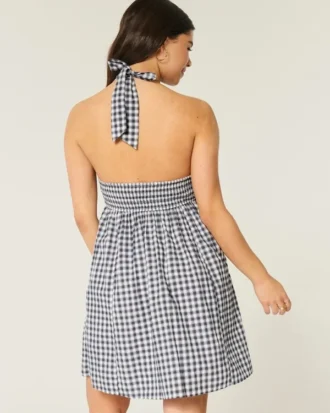 Mini-kjole med åben ryg og halterneck