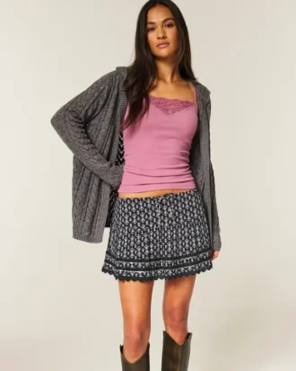 Mini-skort med blondekant