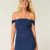 Off-shoulder bodycon-kjole i mesh Off-shoulder bodycon-kjole i mesh