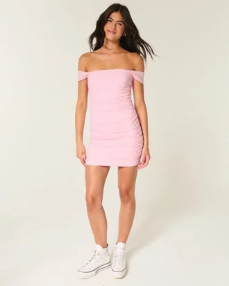 Off-shoulder bodycon-kjole i mesh Off-shoulder bodycon-kjole i mesh