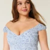 Off-the-Shoulder asymmetrisk mini-kjole Off-the-Shoulder asymmetrisk mini-kjole