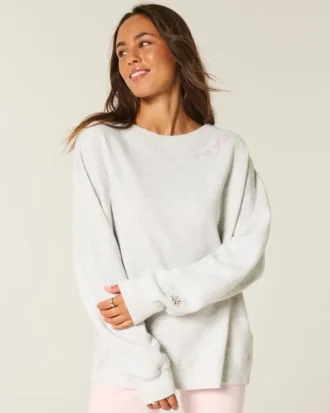 Oversized sweatshirt med sløjfe på ryggen fra årgang ’26 Oversized sweatshirt med sløjfe på ryggen fra årgang ’26