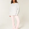 Oversized sweatshirt med sløjfe på ryggen fra årgang ’26 Oversized sweatshirt med sløjfe på ryggen fra årgang ’26