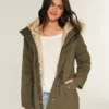 Parka med imiteret pelsfor Parka med imiteret pelsfor