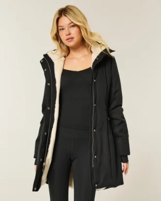 Parka med imiteret pelsfor