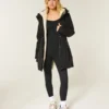 Parka med imiteret pelsfor Parka med imiteret pelsfor