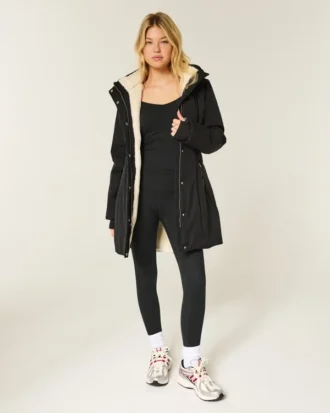 Parka med imiteret pelsfor